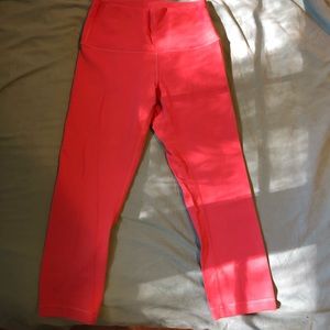 Wunder Under 21” crop leggings Size 6